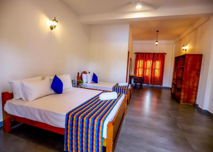 Lagoon House Negombo