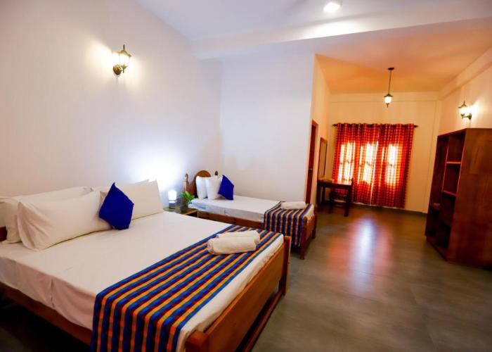 Lagoon House Negombo