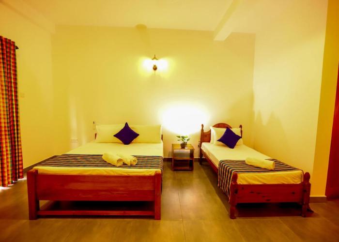 Lagoon House Negombo