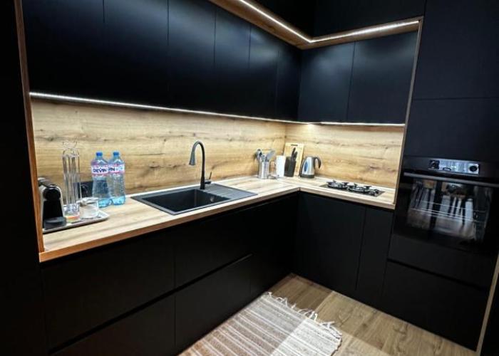 1BR Modern condo near the University