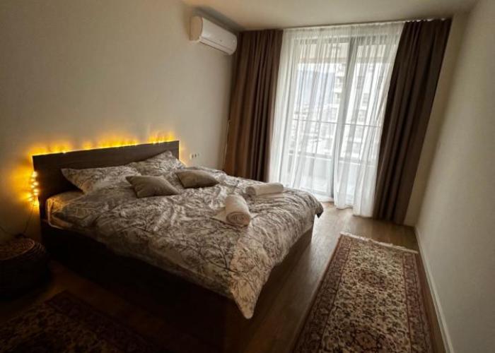 1BR Modern condo near the University