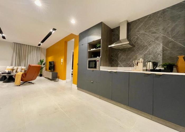 C Living - Executive - AQIQ