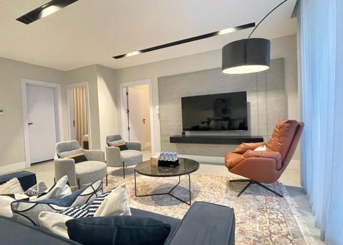 C Living - Executive - AQIQ