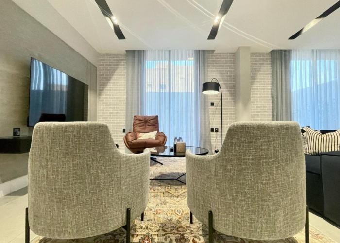 C Living - Executive - AQIQ
