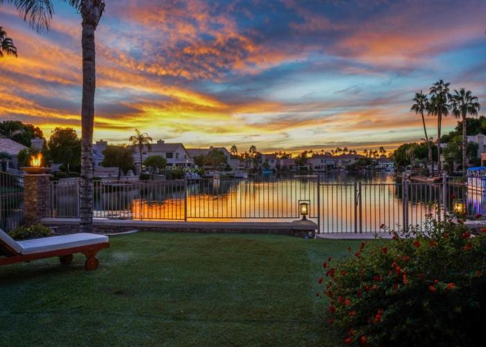 Lakeside Luxury Val Vista