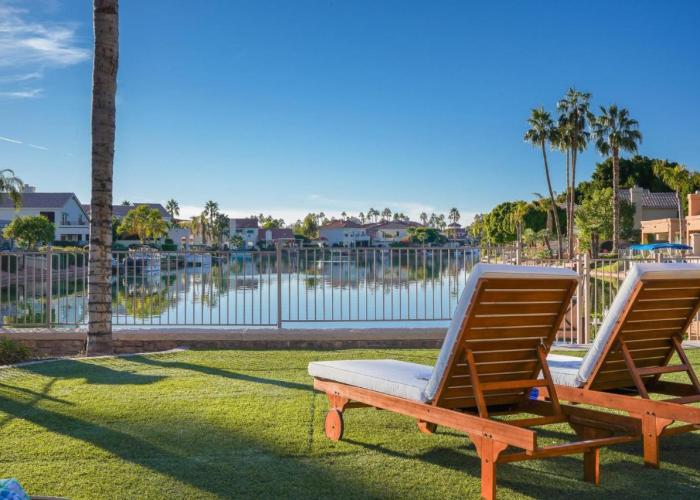 Lakeside Luxury Val Vista