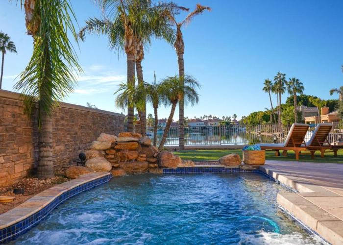 Lakeside Luxury Val Vista