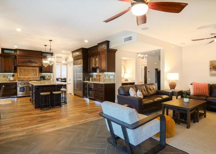 Lakeside Luxury Val Vista