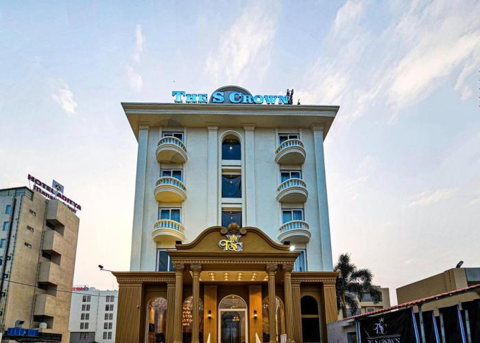 Hotel The S Crown