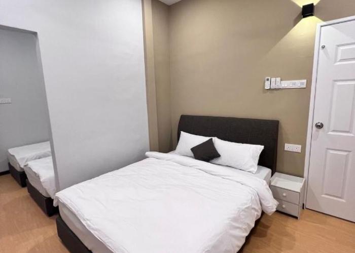 [9 TO 11 PAX] MUAR JERAM - BRIGHT INN HOMESTAY