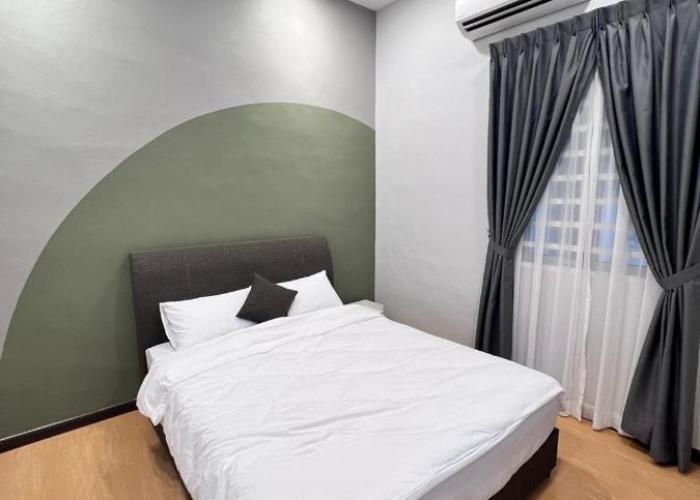 [9 TO 11 PAX] MUAR JERAM - BRIGHT INN HOMESTAY