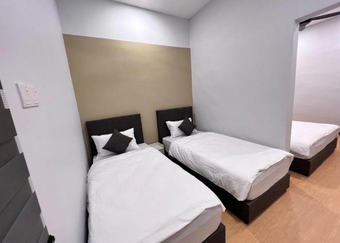 [9 TO 11 PAX] MUAR JERAM - BRIGHT INN HOMESTAY