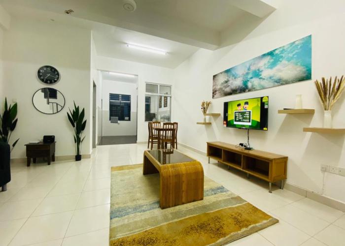 Alyn Home Kluang III Netflix WIFI Coway