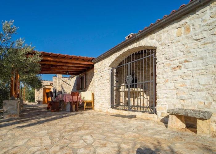 Stone House Lozica