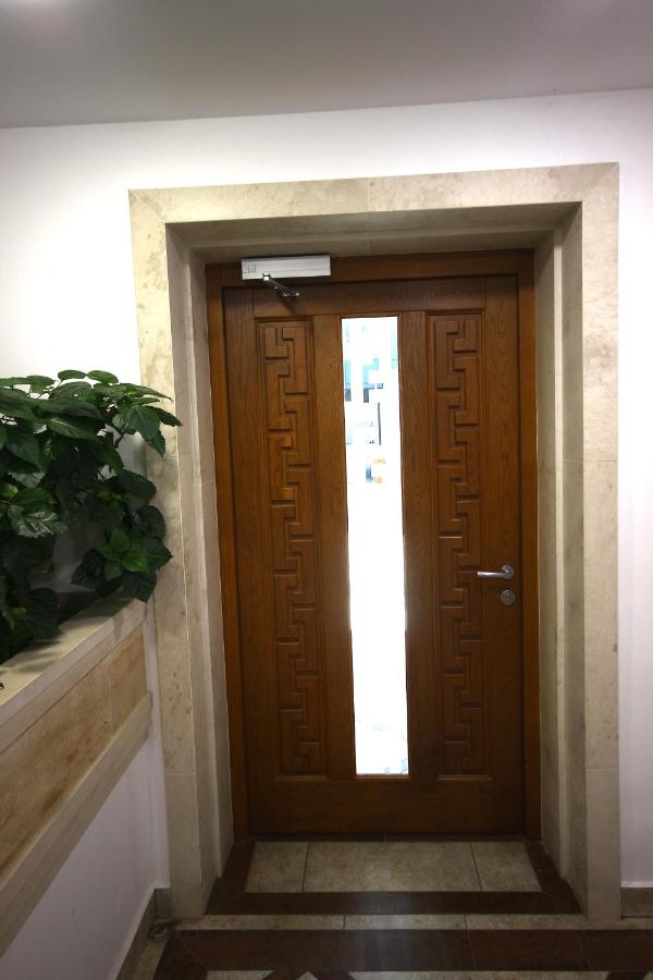 фото SOFIA CENTRAL LUXURY APARTMENT 