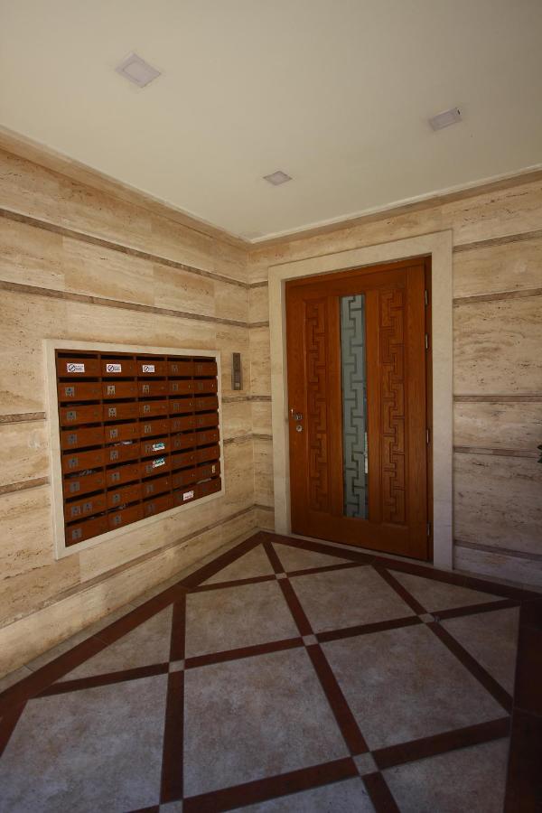 фото SOFIA CENTRAL LUXURY APARTMENT 