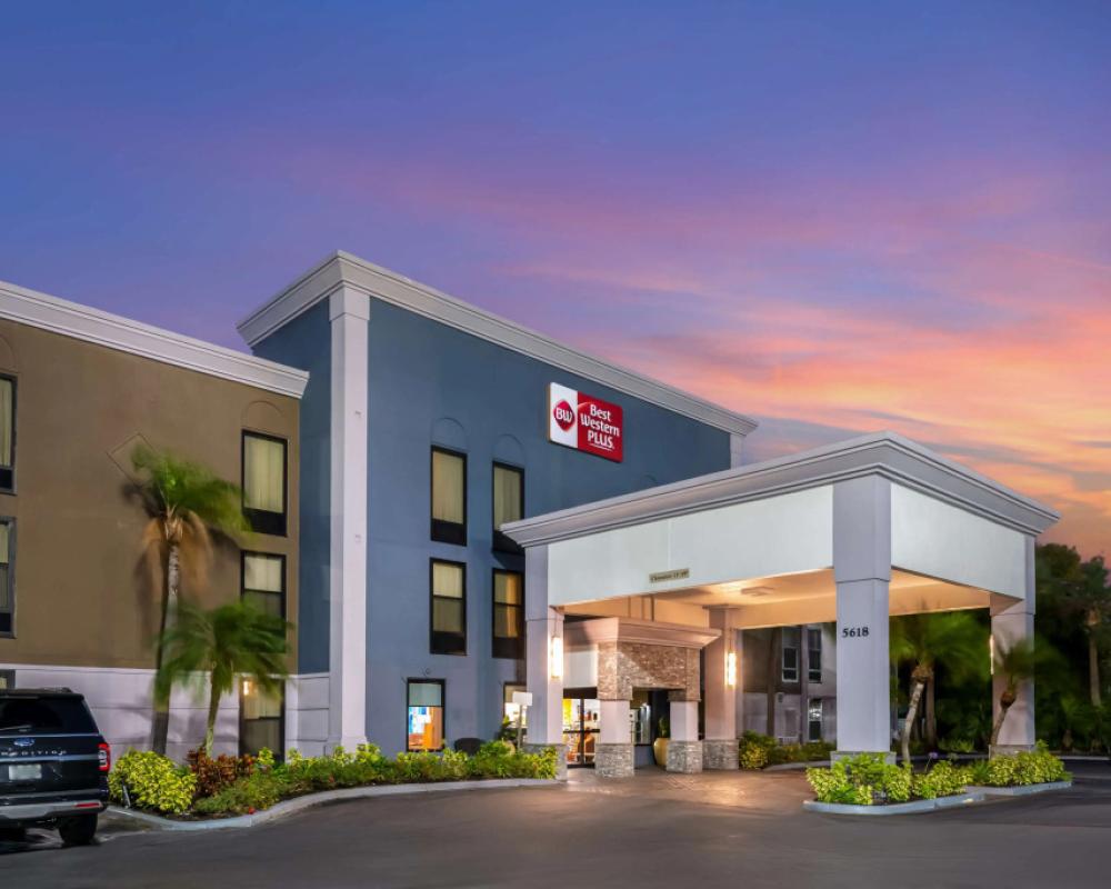 Best Western Plus Universal Inn