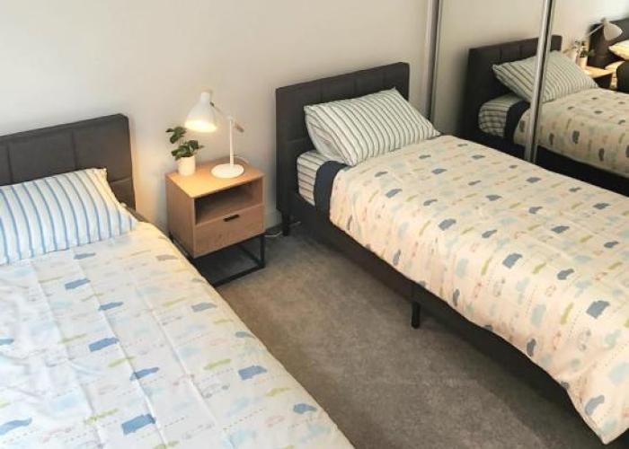 Comfy 2 bed appt in central werribee