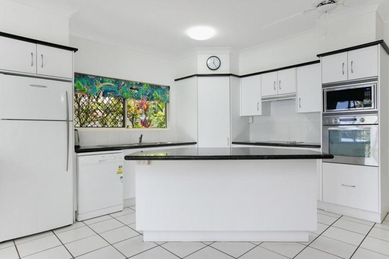 фото Absolute beachfront apartment