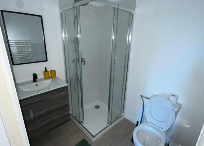Studio tropical , vierzon , proche gare , tout confort