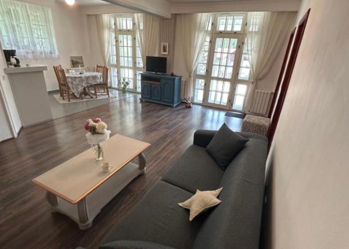 Pine Peak Apartments