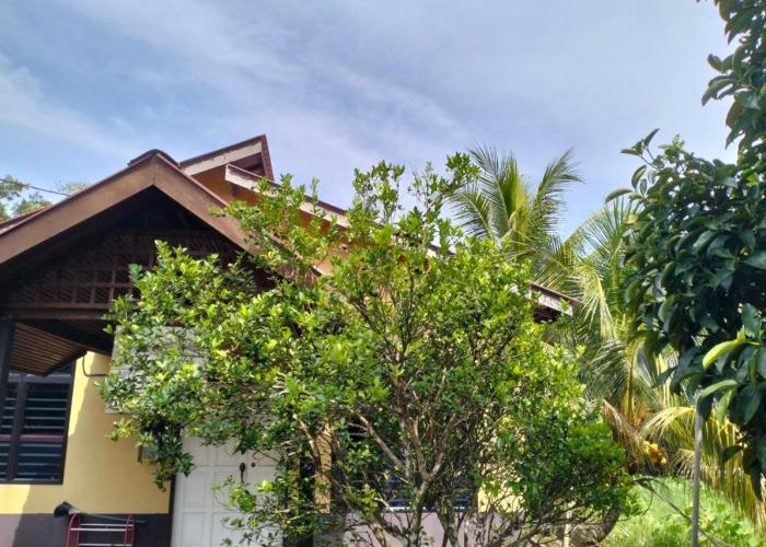De'Lakeside musslim's homestay