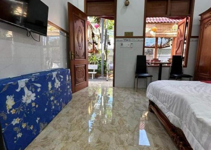 VILLA GIÓ BIỂN LAGI - Villa Gia đình 3 Phòng Ngủ, Sức chứa 8 - 20 Khách, Cách Biển Cam Bình 700m di chuyển, Sân Vườn Rộng Rãi, Tiện Nghi Nướng BBQ & Bãi Đậu Xe Ô tô Miễn Phí