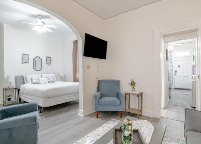 Charming Midtown Apt - Hannon Hideaway Unit B