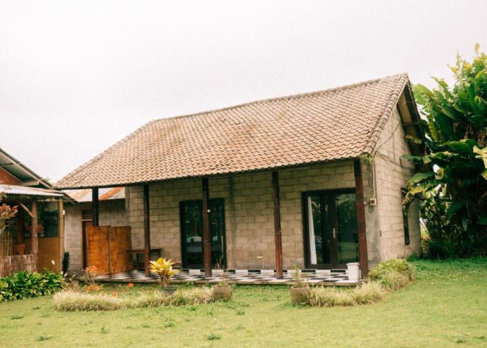 Bali Strawberry Glamping and Camp Bedugul