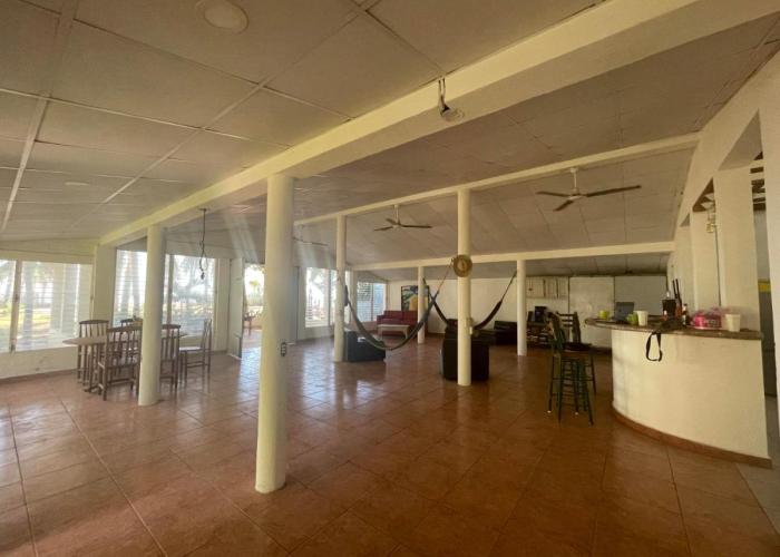 Sugarloaf Beach House & Surf Lodge