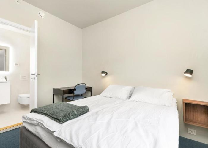 Central Guest House - Bedroom with private Bathroom
