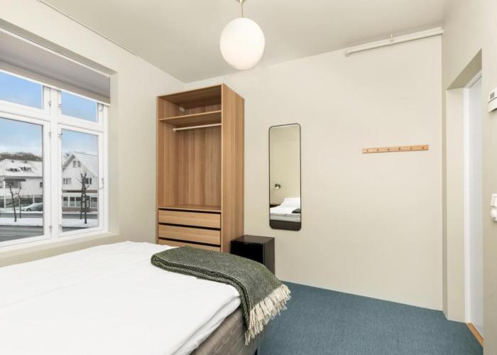 Central Guest House - Bedroom with private Bathroom