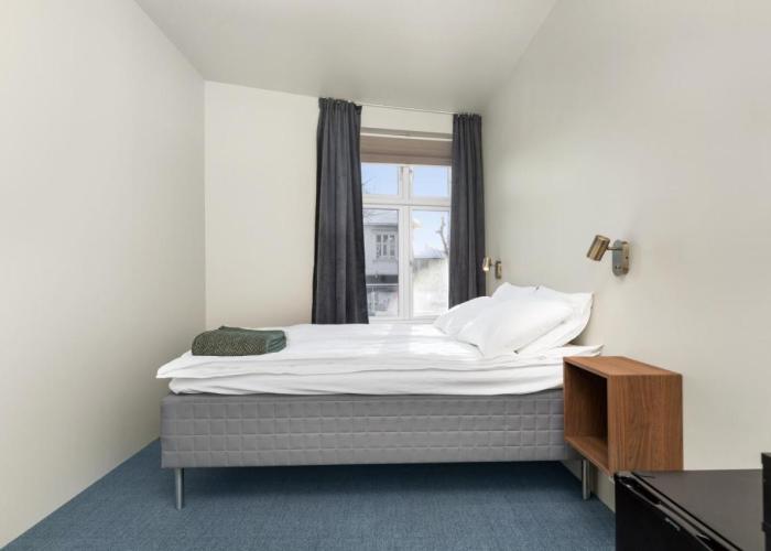 Central Guest House - Bedroom with private Bathroom