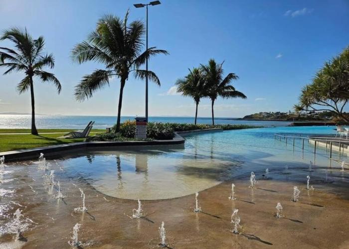 ARay at Cooee Bay - Apt B - Beach House Yeppoon