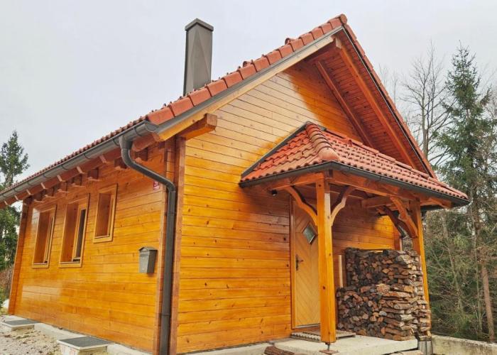 Ica - hišica v hribih