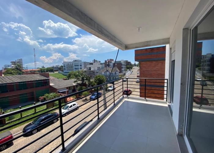 Ótimo apto a 50m da areia churrasq 2Q 2 banheiros 302