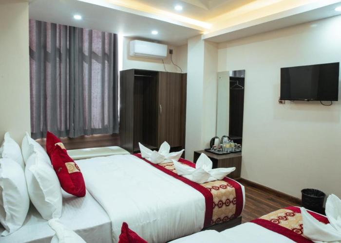 Kusum Airport Hotel