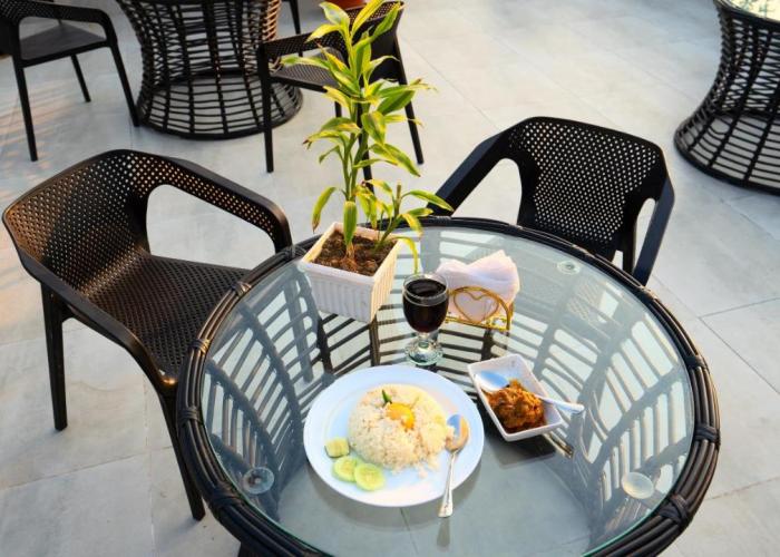 Xpressmall Hotel near Dhaka Airport