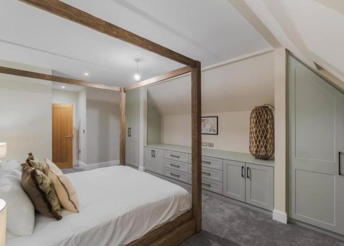 3BR Retreat, Allocated Parking, Private Garden