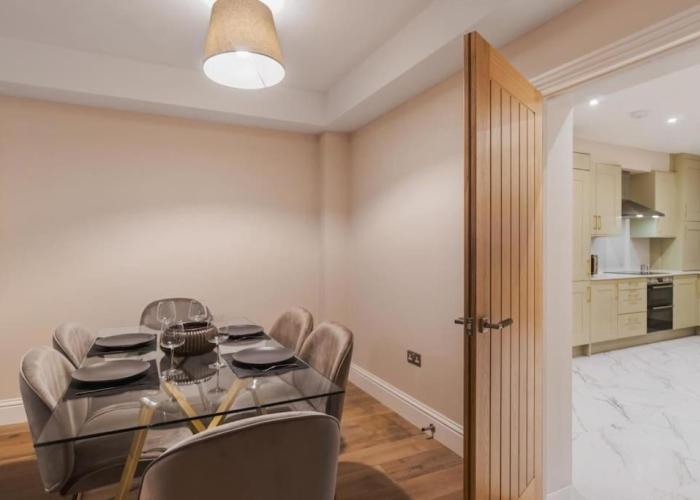 3BR Retreat, Allocated Parking, Private Garden