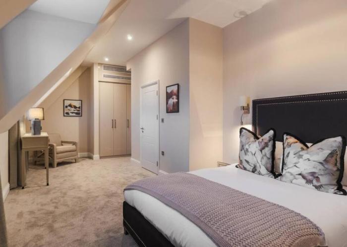 Spacious Luxury Penthouse, 2BR, Private Parking
