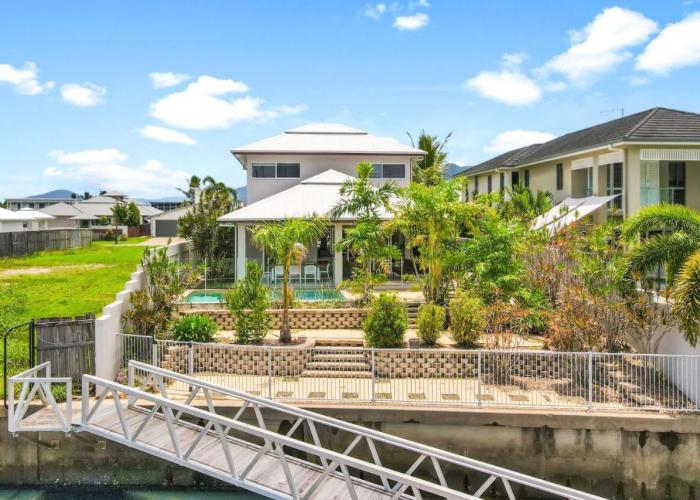 The Anchorage - Ultimate Waterfront Villa