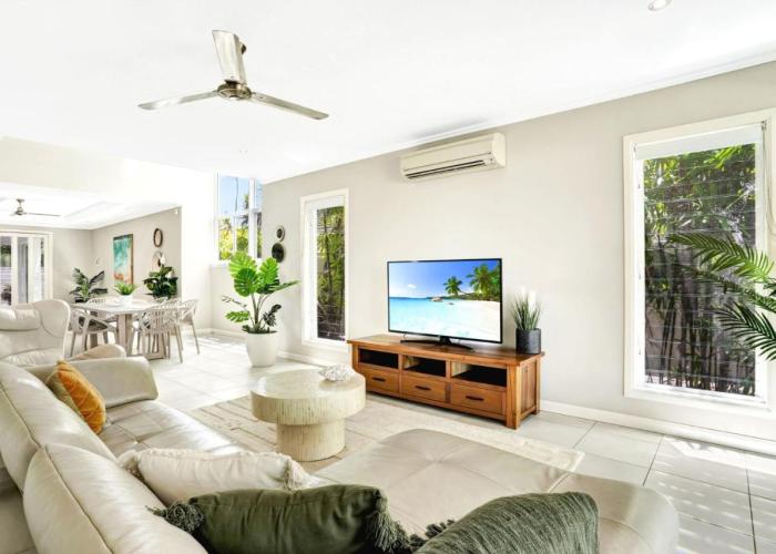 The Anchorage - Ultimate Waterfront Villa