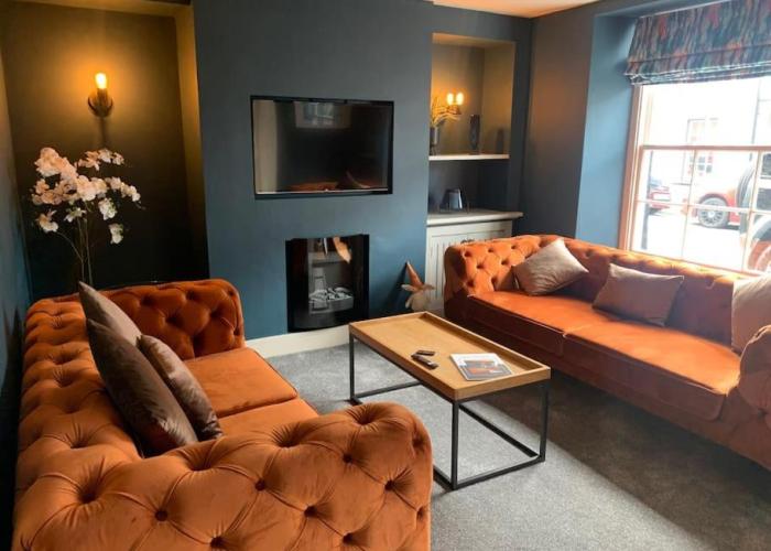 Rose Cottage, Windermere Centre, Lake Access