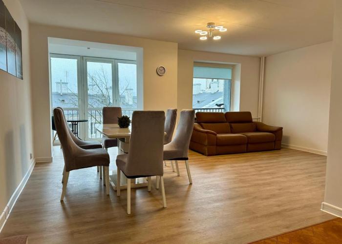 Apartament Stadion - duży apartament blisko Stadionu Narodowego w Warszawie.