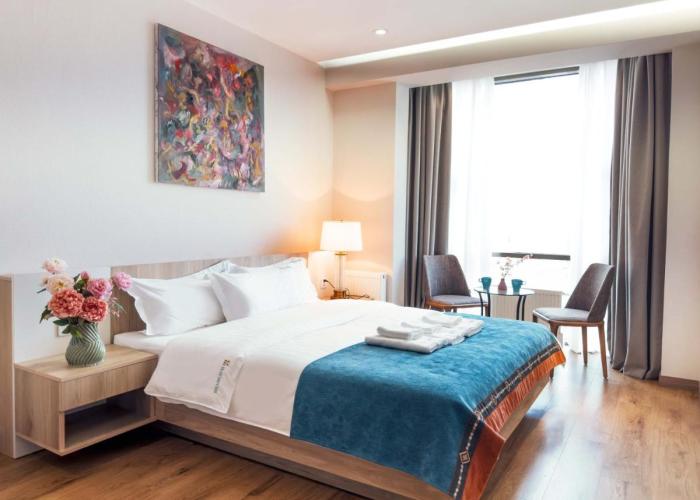 May Seven Hotel and Suites
