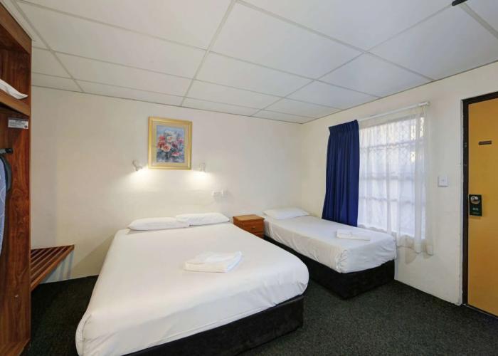 Chalet Motor Inn