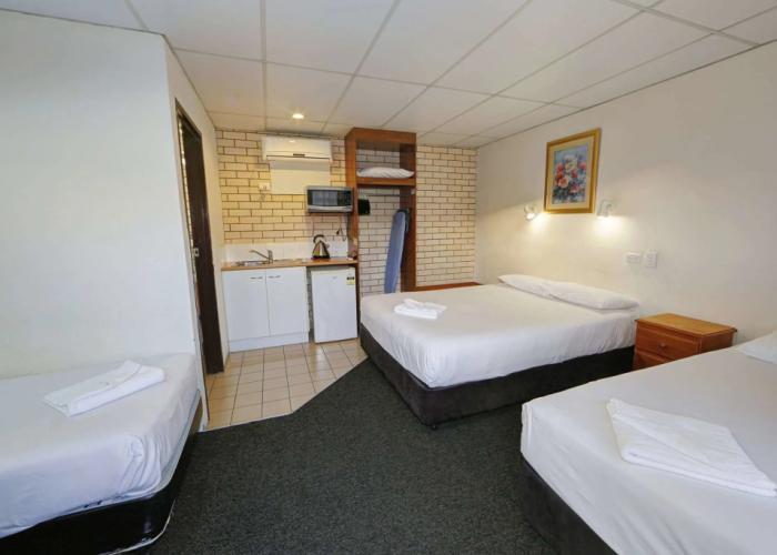 Chalet Motor Inn