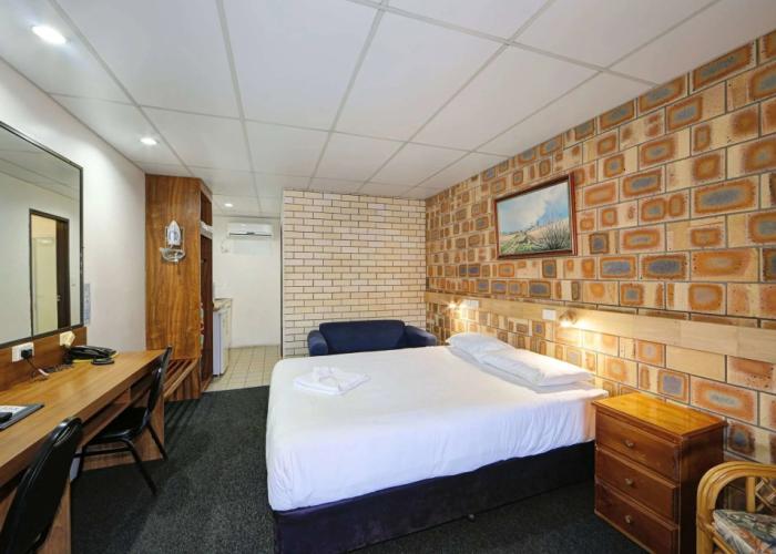 Chalet Motor Inn