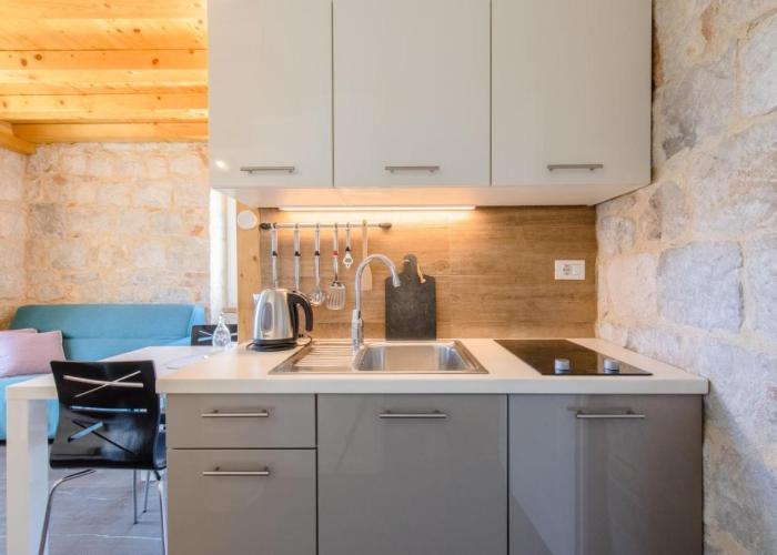 JeS Old Town Studio Apartment